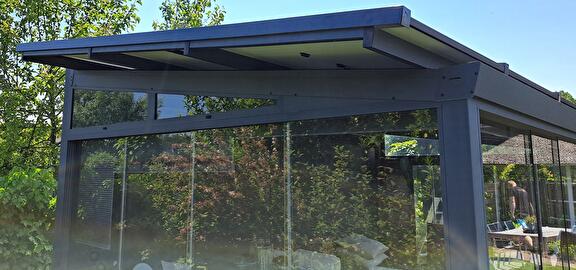 Solar Tuinkamer Meedhuizen - Donkere panelen